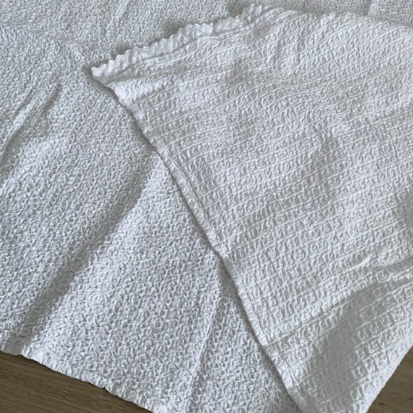 Waffle coverlet lace trim end of bed narrow throw secure topper accent white - Picture 5 of 5